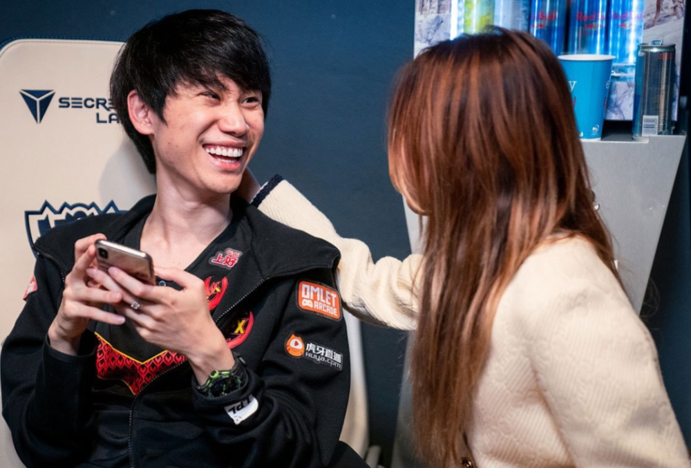 G2绝杀DK,Doinb完成史诗逆转鏖战多局入围赛,点燃全场激情 G2绝杀DK,Doinb完成史诗逆转鏖战多局入围赛,点燃全场激情