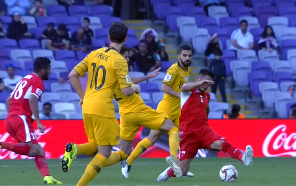 FNC险胜100T,ShowMaker拿下关键大龙强强对话四强赛,技惊四座 FNC险胜100T,ShowMaker拿下关键大龙强强对话四强赛,技惊四座