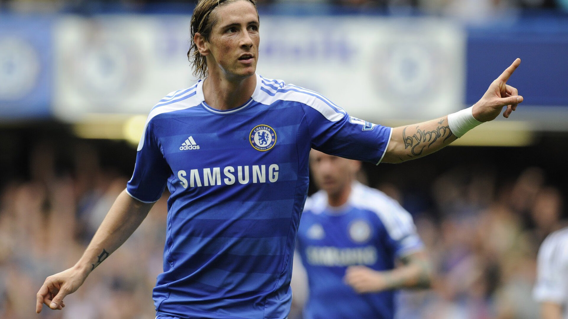 从失误到英雄,富安健洋对阵里昂的救赎之战,诠释何为真正的强者心态