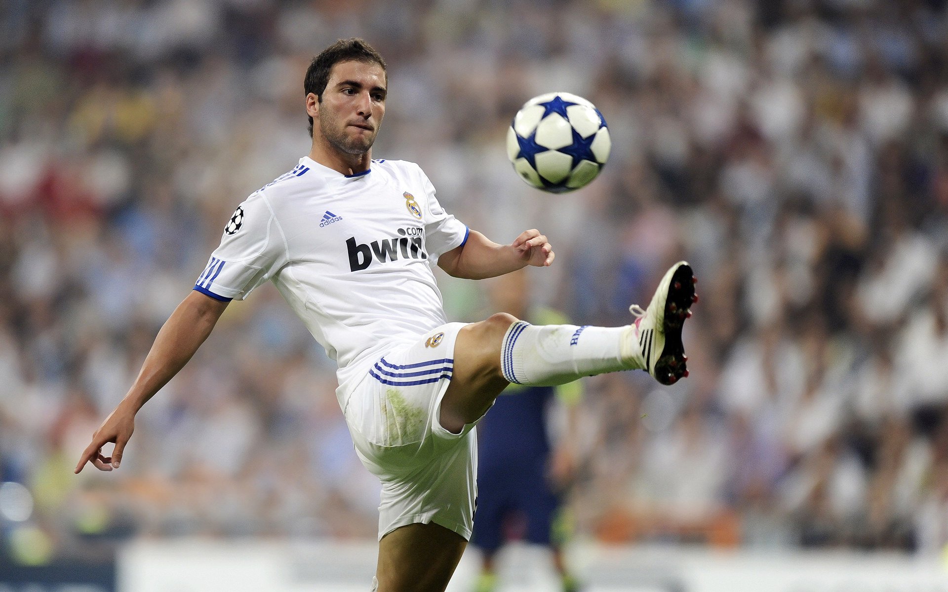 新疆队跨境击败灰熊?小贾伦杰克逊的英超争冠启示录,当统治力跨越赛场边界